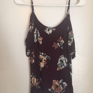 Cold shoulder tank